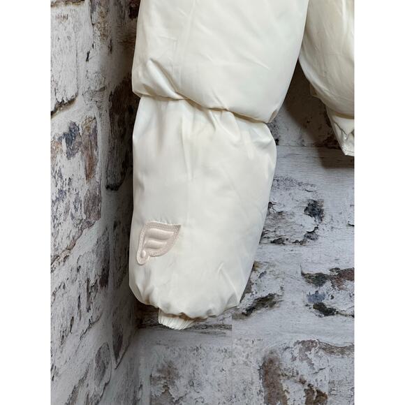 Fabletics Puffer Wander Cropped Womens Jacket Size XXL color: Egret NWT - Picture 11 of 16